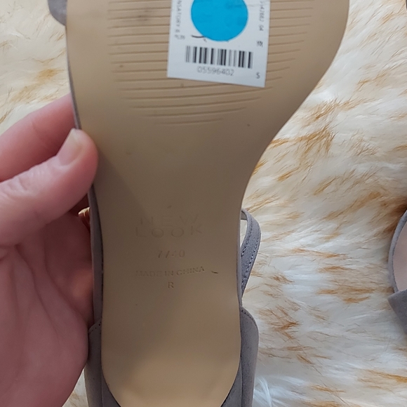 New Look strappy heels - Picture 3 of 12